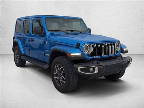 Used 2024 Jeep Wrangler Unlimited Sahara w/ Technology Group AWD/4WD image 3