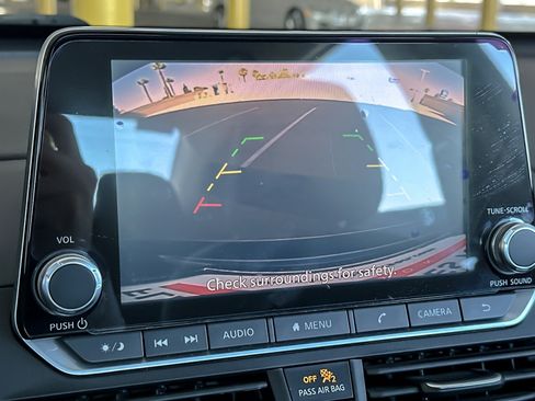 Used 2020 Nissan Altima 2.5 S FWD image 17