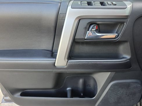 Used 2018 Toyota 4Runner SR5 RWD image 19