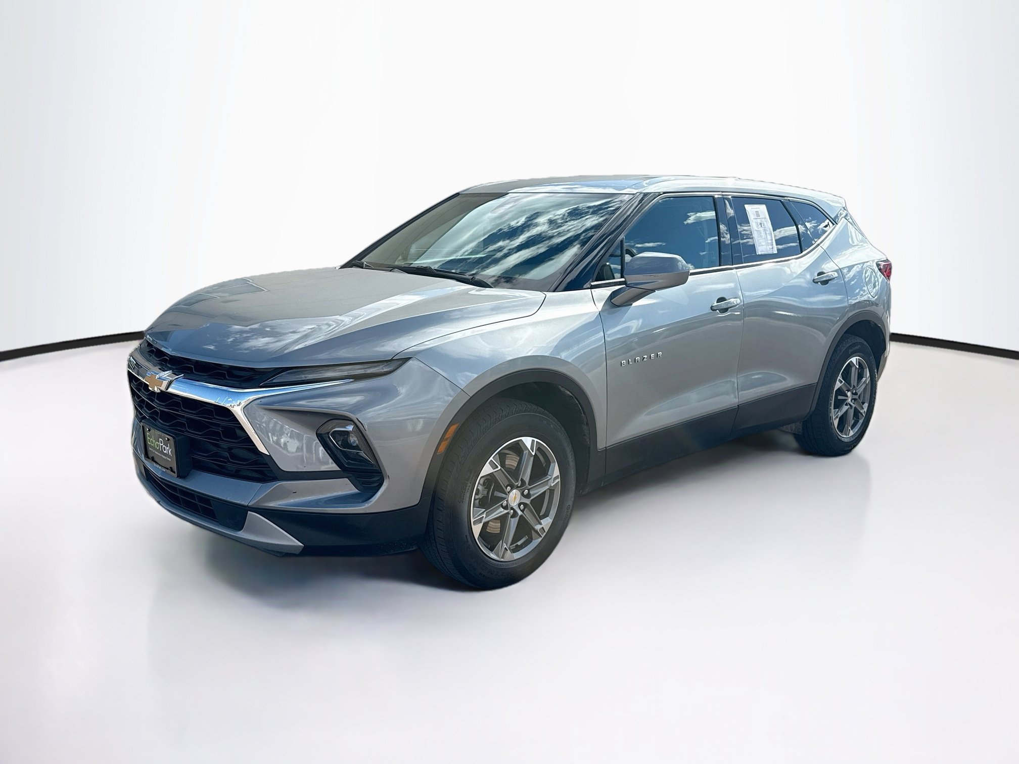Used 2025 Chevrolet Blazer LT AWD/4WD image 3