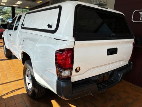Used 2021 Toyota Tacoma SR RWD image 4