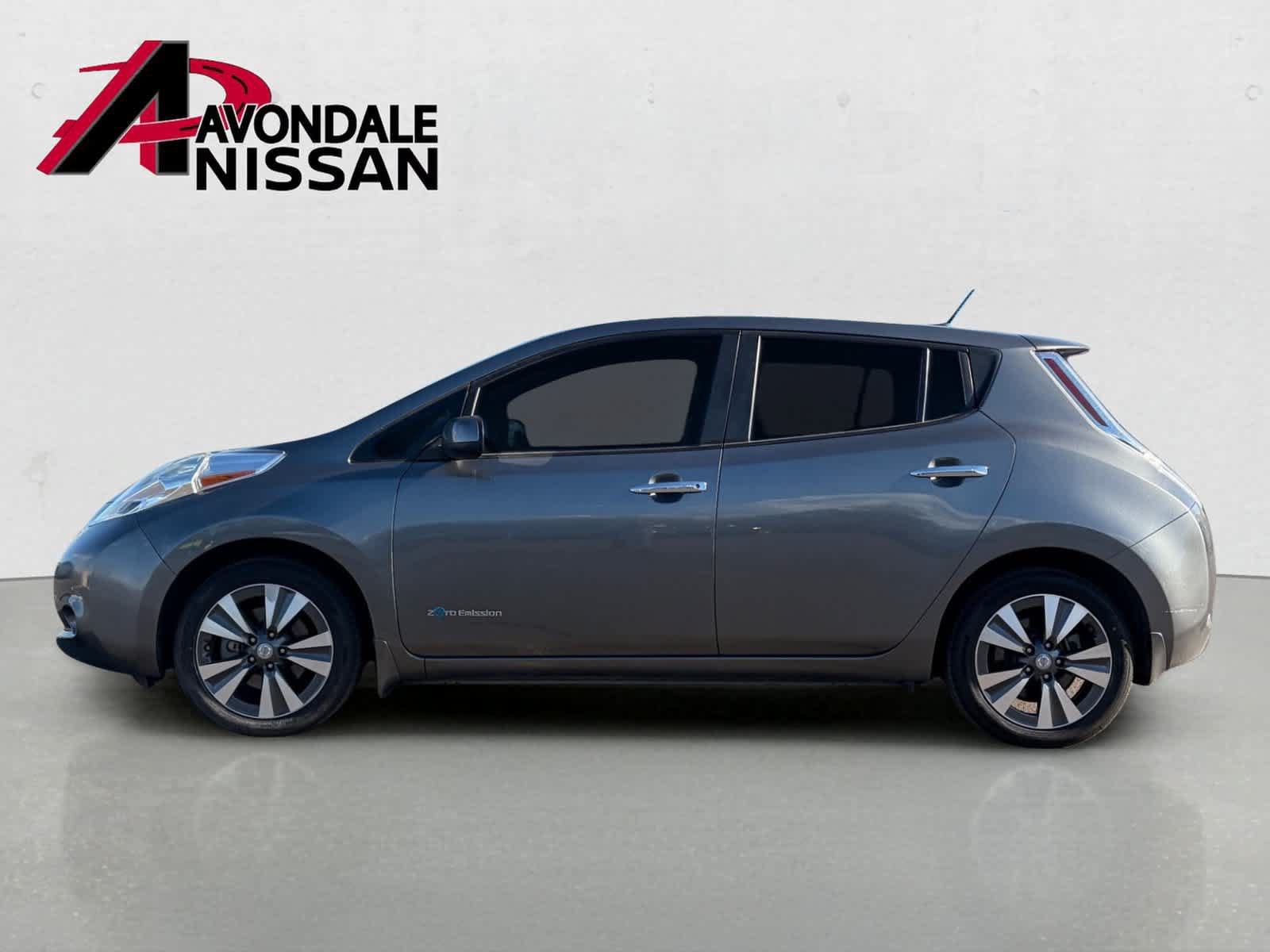 Used 2015 Nissan Leaf SL FWD image 3