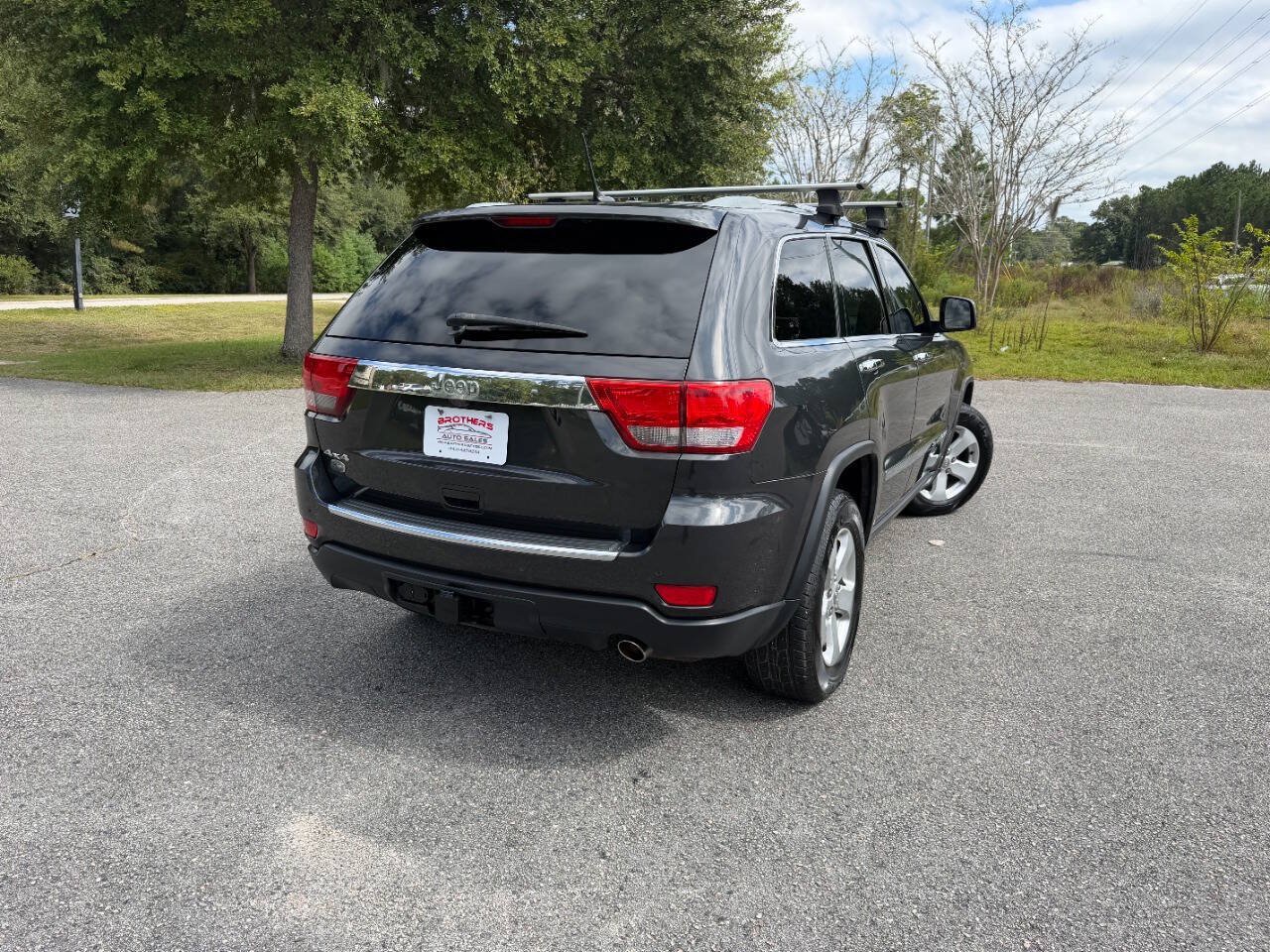 Used 2011 Jeep Grand Cherokee Overland AWD/4WD image 35