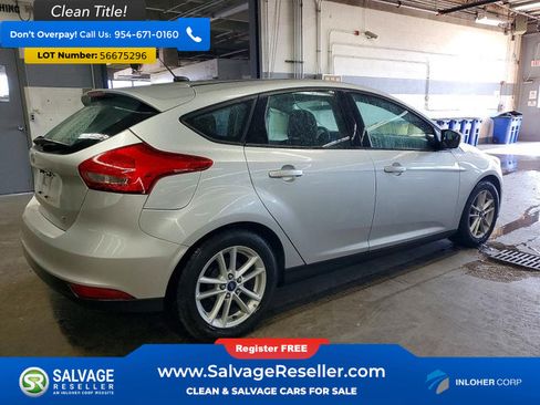 Used 2016 Ford Focus SE w/ SE Cold Weather Package FWD image 4