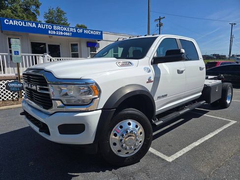 Used 2021 RAM 4500 SLT w/ Quick Order Package 2YG SLT AWD/4WD image 2