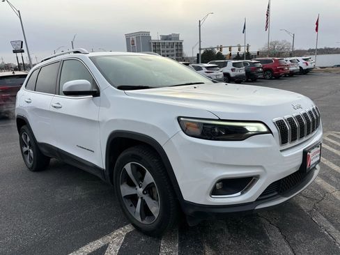 Used 2019 Jeep Cherokee Limited image 7