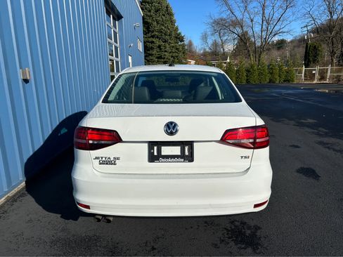 Used 2017 Volkswagen Jetta SE image 12