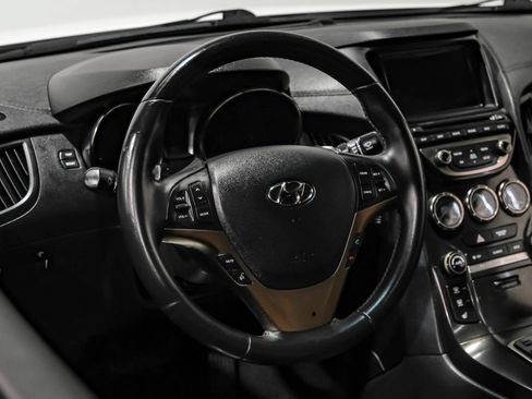 Used 2013 Hyundai Genesis 3.8 RWD image 14