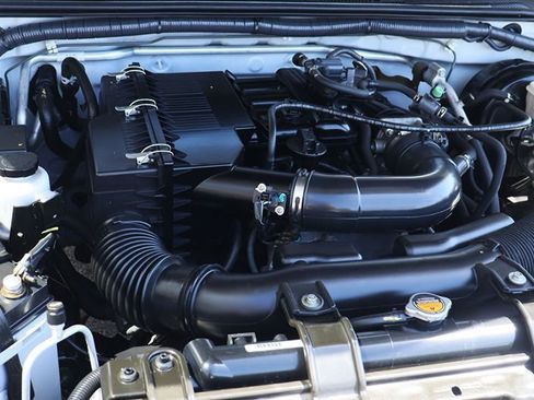 Used 2015 Nissan Frontier S image 48