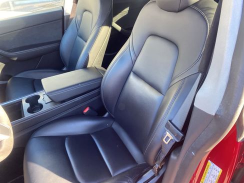 Used 2021 Tesla Model Y Long Range image 12