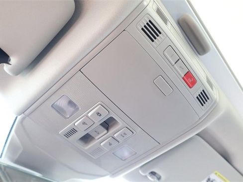 New 2025 Volkswagen Jetta SE image 17