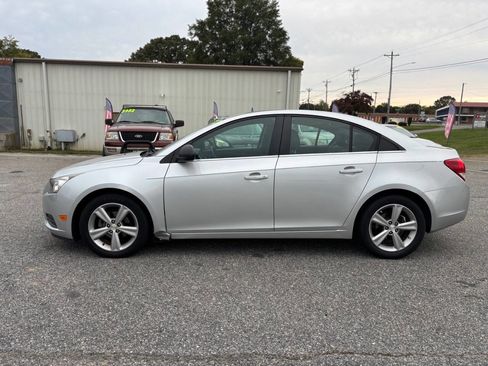 Used 2014 Chevrolet Cruze LT image 4