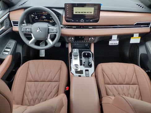 New 2026 Mitsubishi Outlander SEL image 2