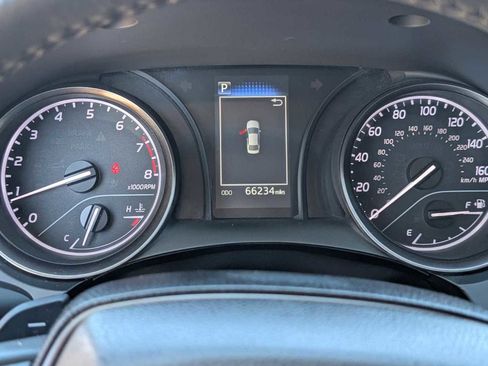 Used 2023 Toyota Camry SE image 11