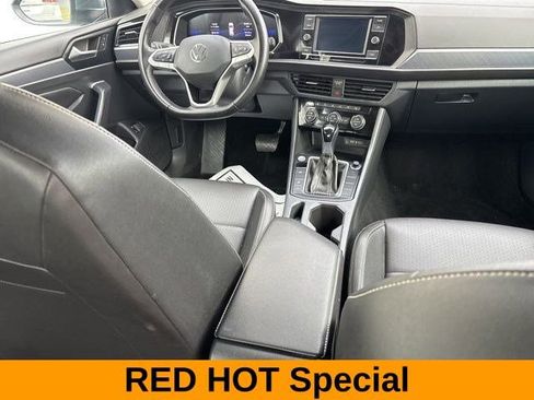 Used 2024 Volkswagen Jetta SE image 34