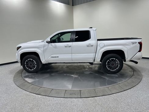 Used 2024 Toyota Tacoma TRD Sport image 8
