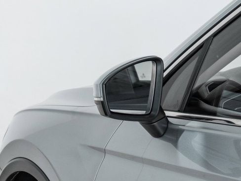 Used 2021 Volkswagen Tiguan SE R-Line image 40