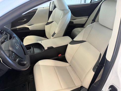 Used 2024 Lexus ES 350 w/ Premium Package FWD image 5