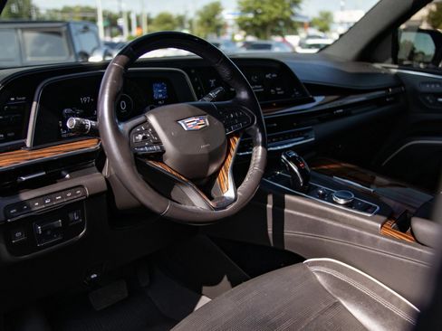 Used 2021 Cadillac Escalade ESV Premium Luxury w/ Driver Assist Tech Package AWD/4WD image 25