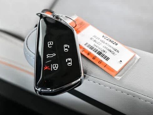 New 2025 Volkswagen ID. Buzz Pro S Plus image 15