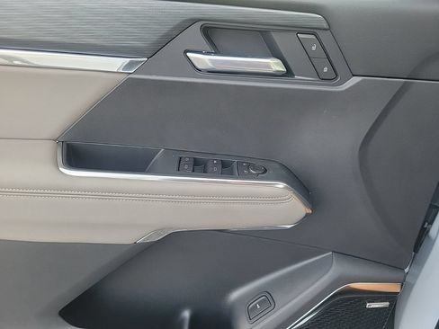 New 2026 GMC Acadia Elevation w/ Elevation Premium Package FWD image 15