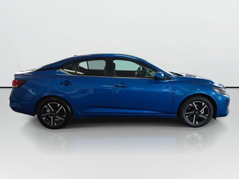 Used 2024 Nissan Sentra SV FWD image 2