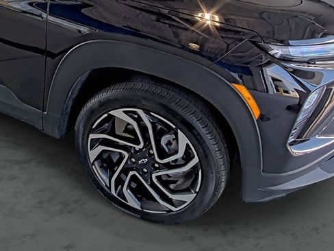 Used 2025 Chevrolet TrailBlazer RS w/ Convenience Package AWD/4WD image 16