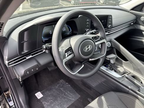 New 2026 Hyundai Elantra SE FWD image 20