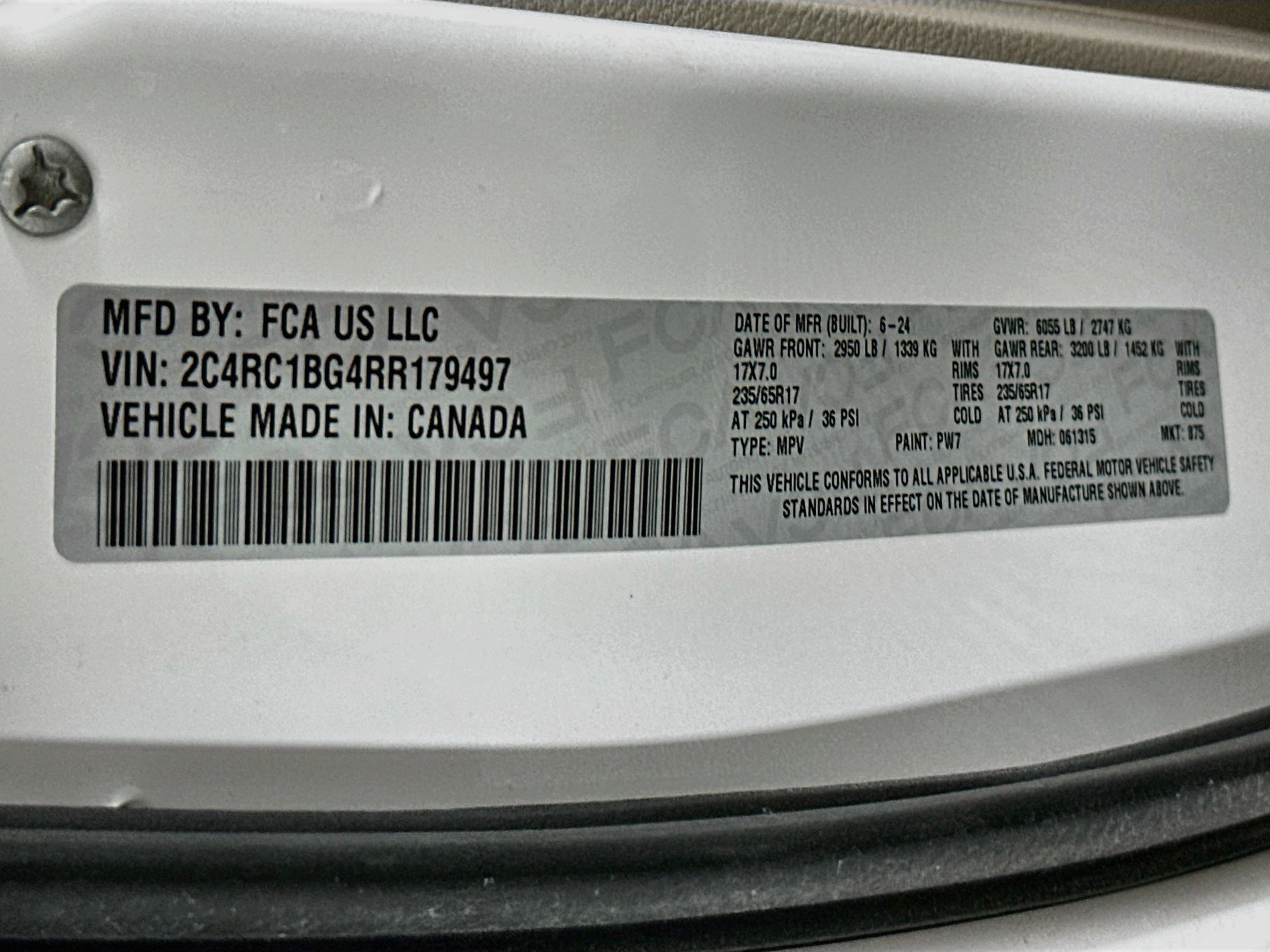 Used 2024 Chrysler Pacifica Touring-L FWD image 12