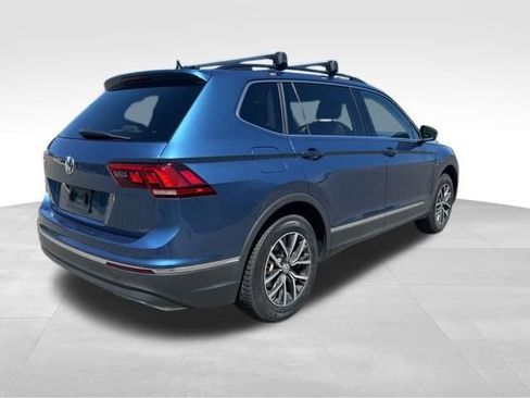 Used 2020 Volkswagen Tiguan SE w/ Panoramic Sunroof Package FWD image 5