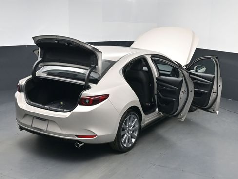 New 2026 MAZDA MAZDA3 2.5 S Sedan w/ Preferred Pkg image 25