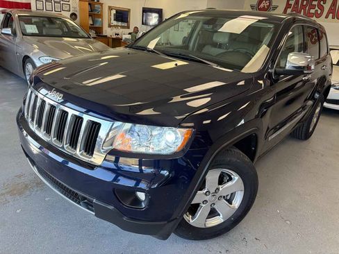 Used 2013 Jeep Grand Cherokee Limited w/ Luxury Group II image 34