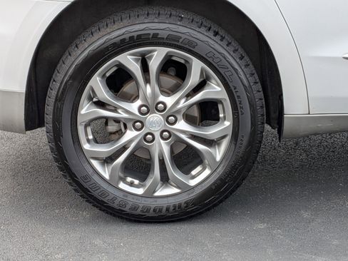 Used 2019 Buick Enclave Avenir w/ Avenir Technology Package AWD/4WD image 9