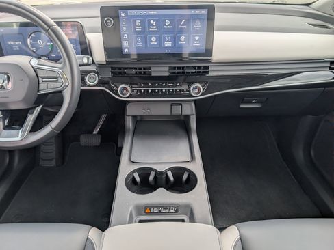 Used 2024 Honda Prologue Touring image 7