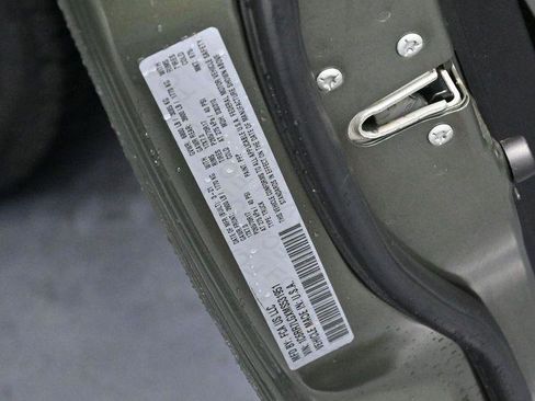 Used 2021 RAM 1500 Classic SLT image 31