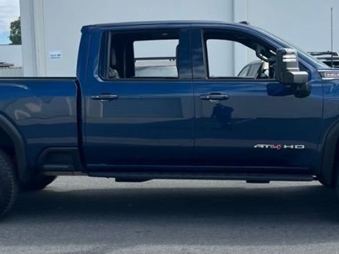 Used 2022 GMC Sierra 2500 AT4 w/ AT4 Premium Plus Package image 3