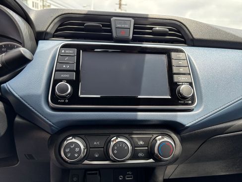 Used 2025 Nissan Versa SV FWD image 17