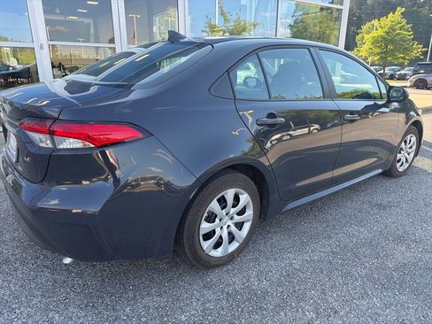 Used 2025 Toyota Corolla LE w/ Convenience Package image 3