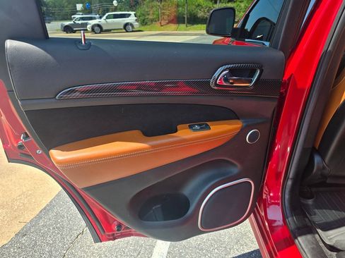 Used 2014 Jeep Grand Cherokee SRT8 w/ Luxury Group II AWD/4WD image 15