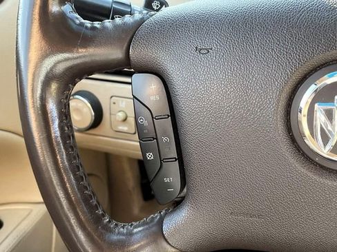 Used 2009 Buick Lucerne CXL image 19