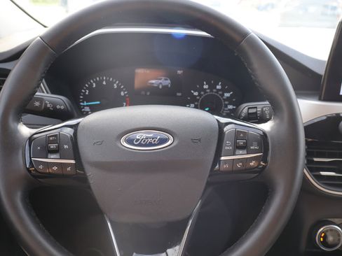 Used 2022 Ford Escape SE w/ Cold Weather Package image 16