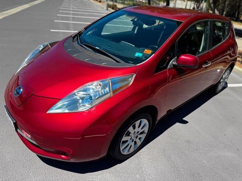Used 2013 Nissan Leaf S w/ Charger Pkg FWD image 21
