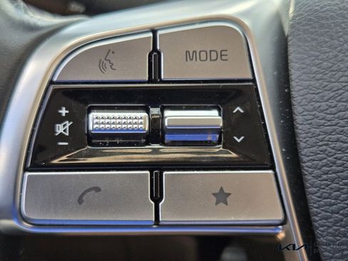 Certified 2025 Kia Telluride LX FWD image 28