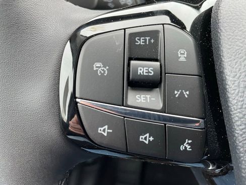 New 2026 Ford Escape SE image 18