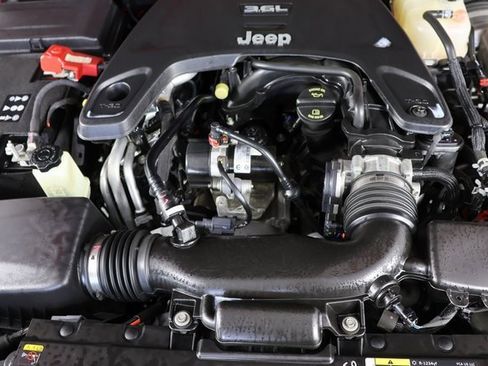 Used 2021 Jeep Wrangler Unlimited Sport image 25