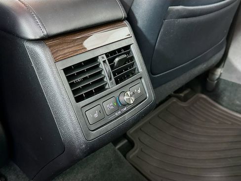 Used 2013 Toyota Avalon Limited image 27