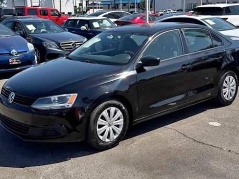 Used 2013 Volkswagen Jetta S FWD image 2