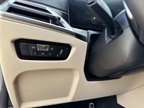 Certified 2025 BMW M440i image 28