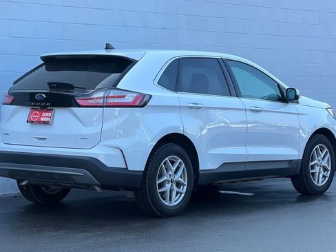 Used 2024 Ford Edge SEL image 3