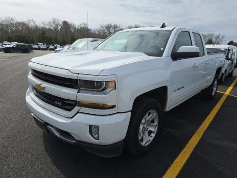 Used 2018 Chevrolet Silverado 1500 LT w/ All Star Edition image 21